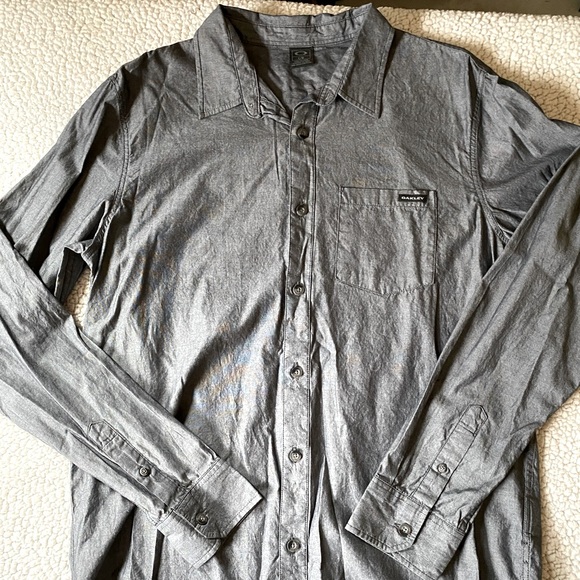 Oakley Other - Mens Oakley Button Up Shirt